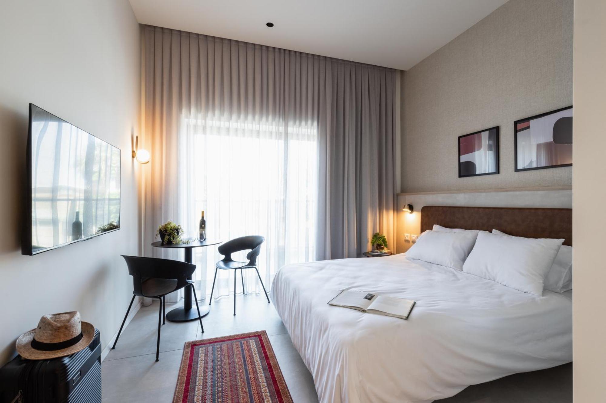 Tayo Studios & Apartments بات يام المظهر الخارجي الصورة
