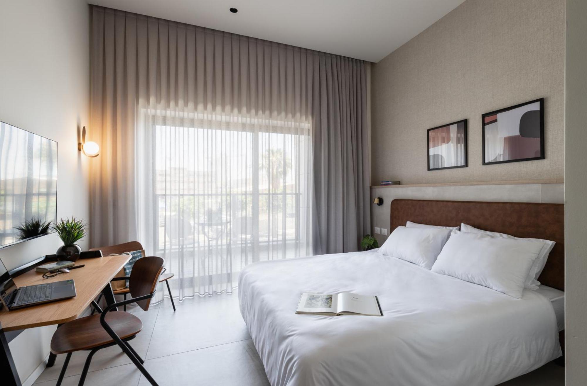 Tayo Studios & Apartments بات يام المظهر الخارجي الصورة