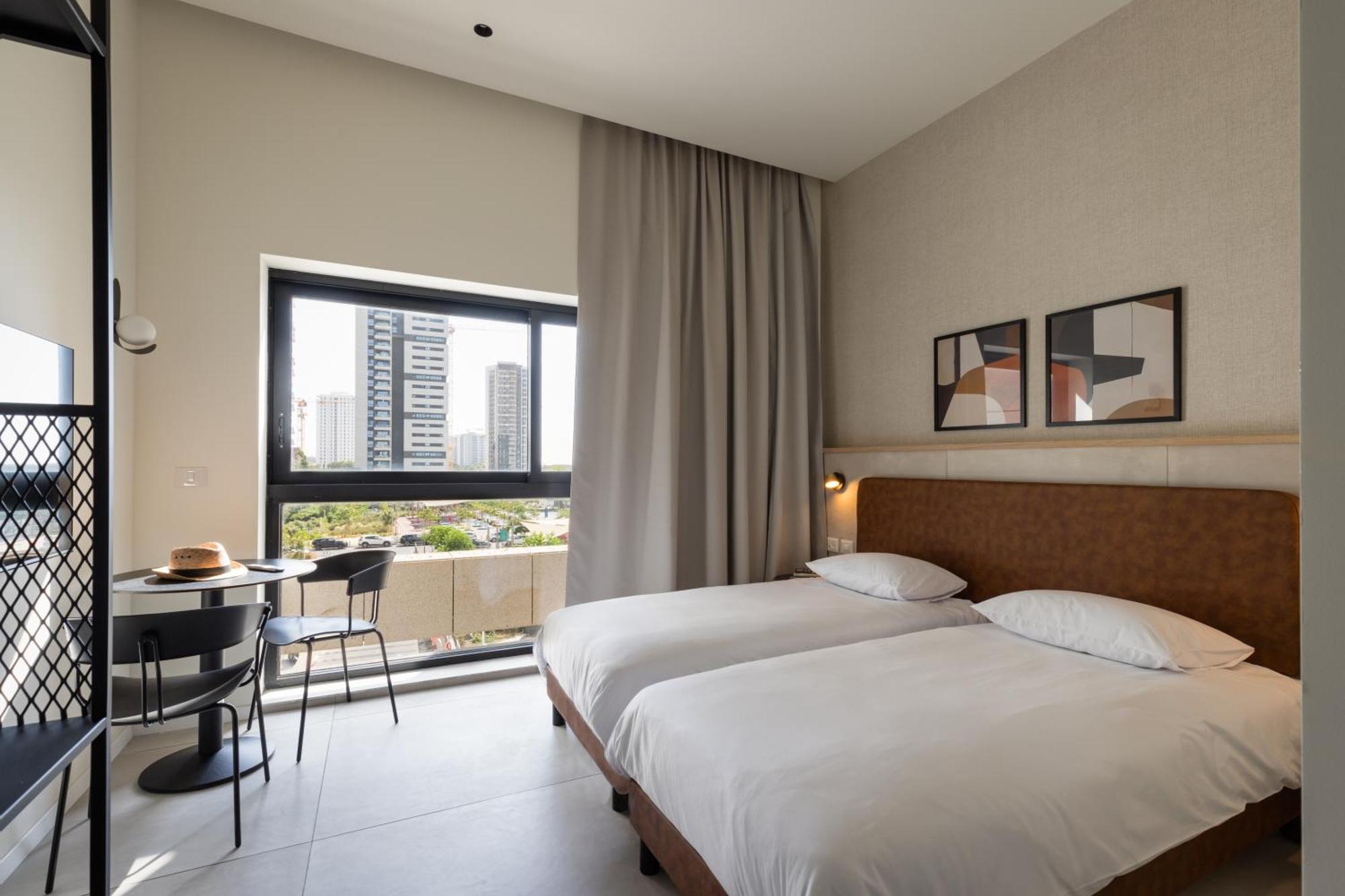Tayo Studios & Apartments بات يام المظهر الخارجي الصورة