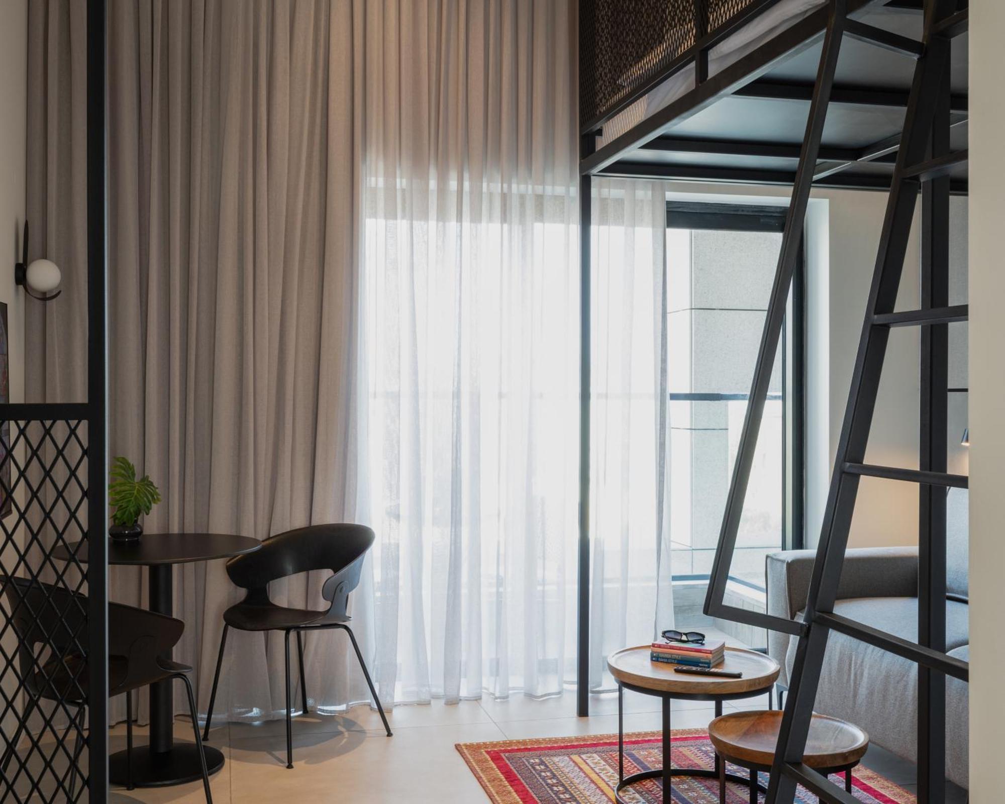 Tayo Studios & Apartments بات يام المظهر الخارجي الصورة