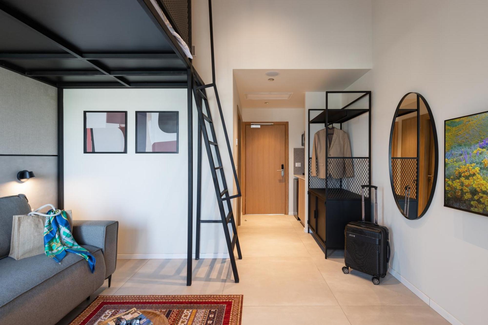 Tayo Studios & Apartments بات يام المظهر الخارجي الصورة