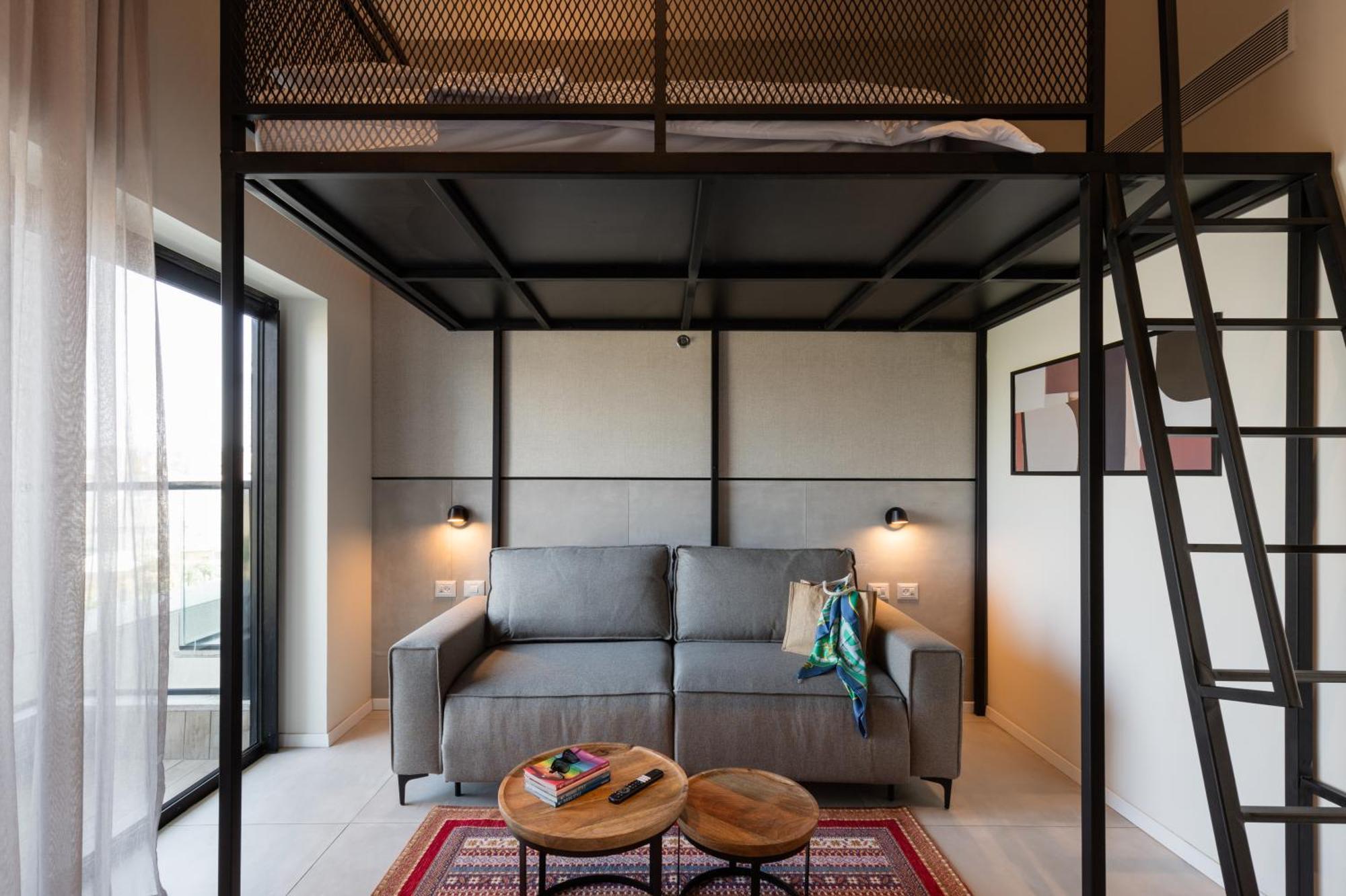 Tayo Studios & Apartments بات يام المظهر الخارجي الصورة