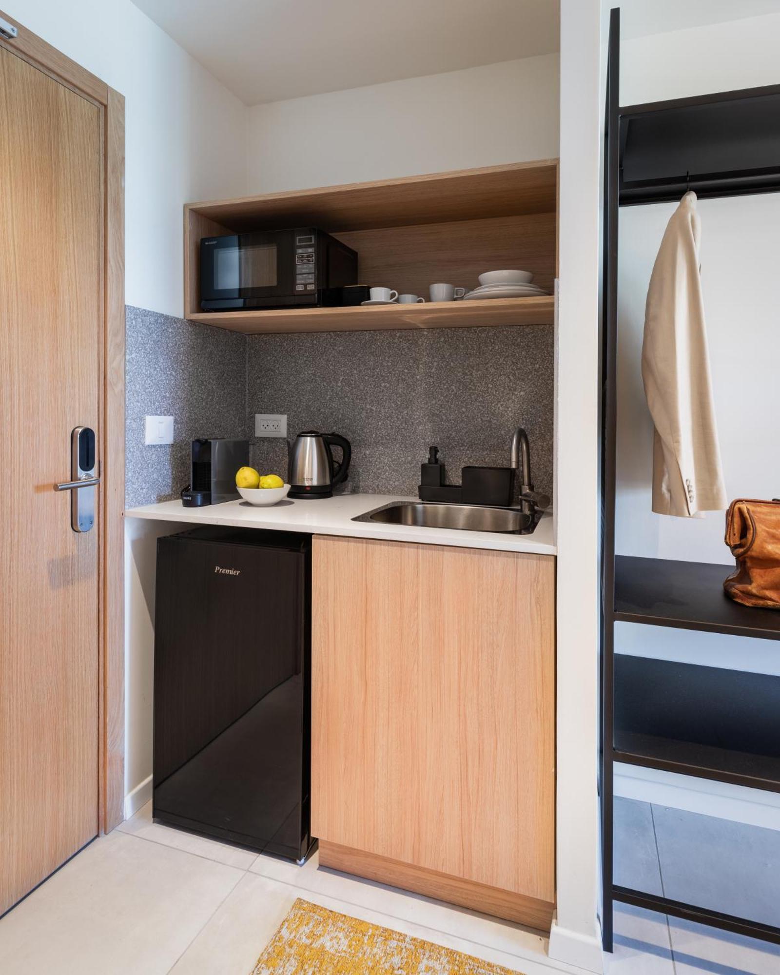 Tayo Studios & Apartments بات يام المظهر الخارجي الصورة