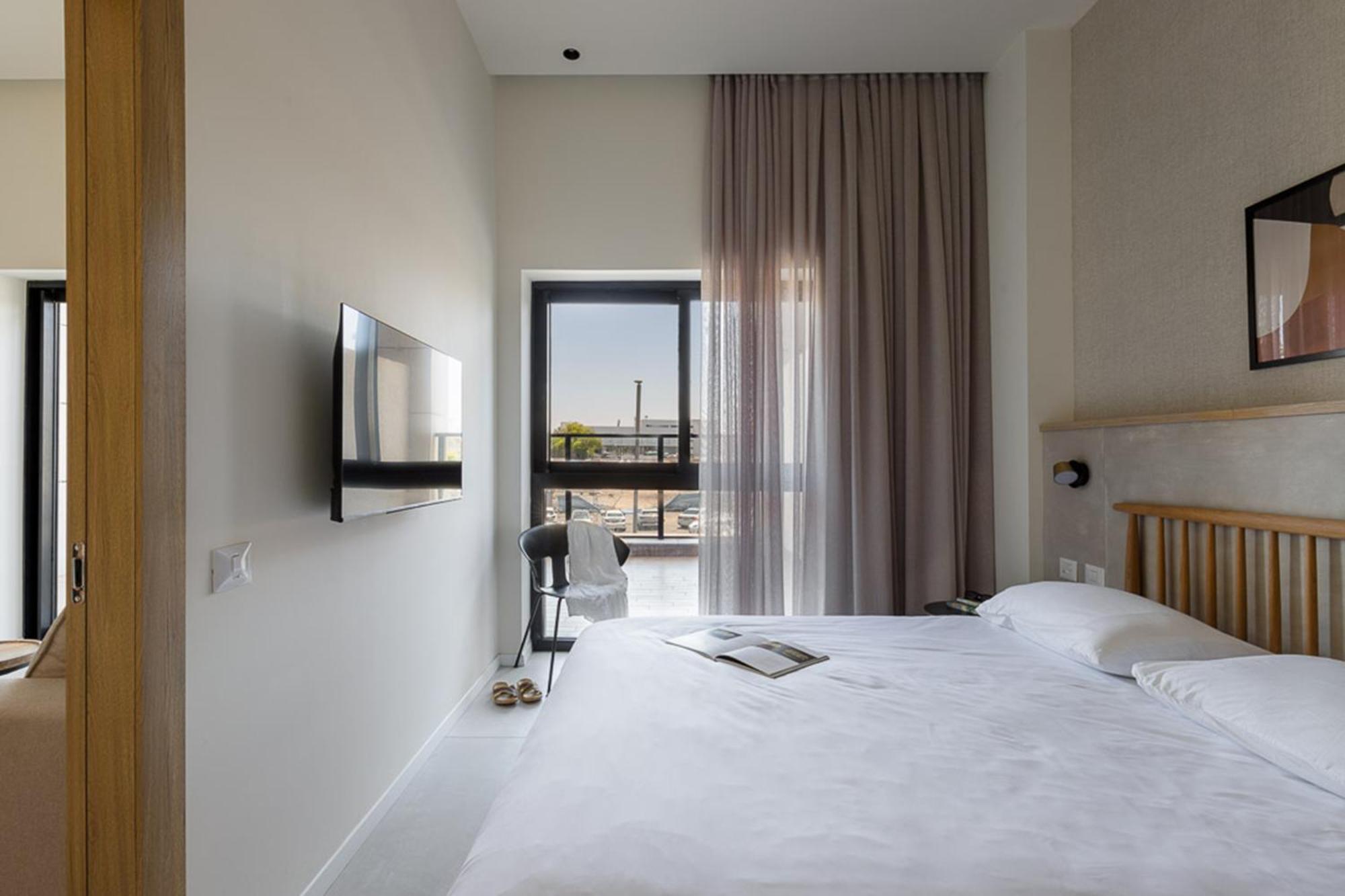 Tayo Studios & Apartments بات يام المظهر الخارجي الصورة