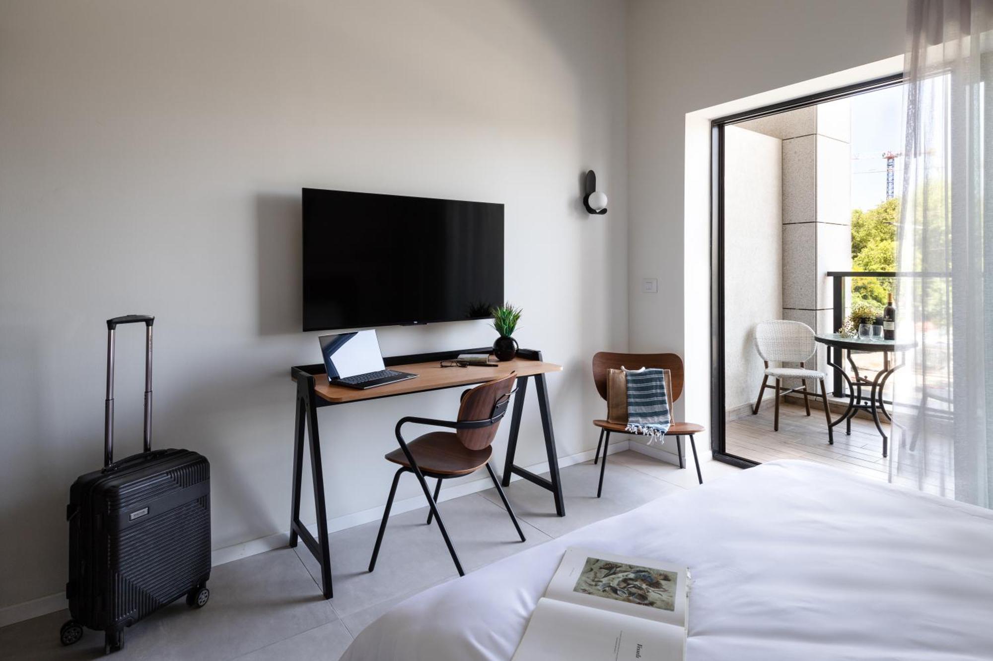 Tayo Studios & Apartments بات يام المظهر الخارجي الصورة