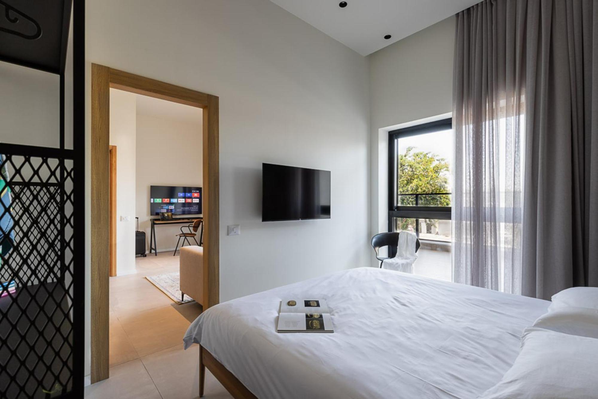 Tayo Studios & Apartments بات يام المظهر الخارجي الصورة