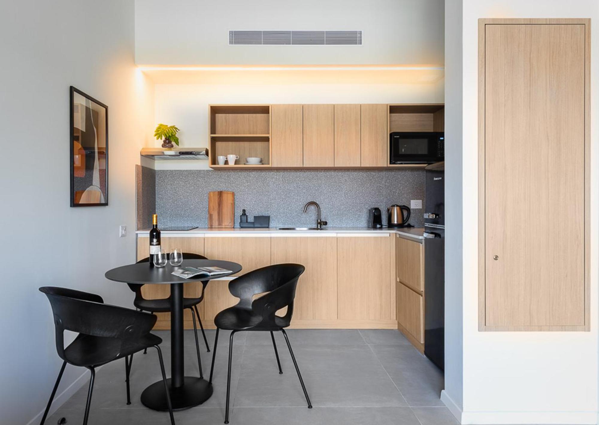 Tayo Studios & Apartments بات يام المظهر الخارجي الصورة